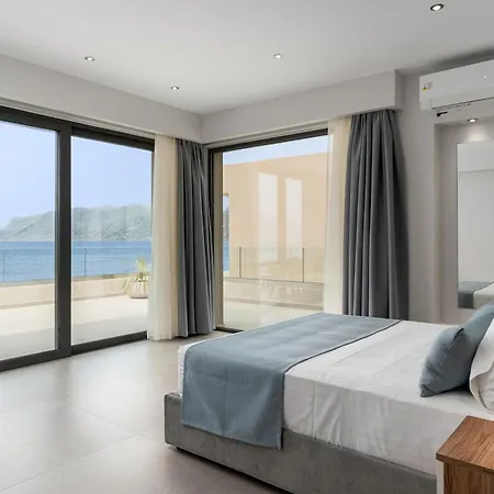 Luxury Eos Beachfront 20 Metres From The Sea