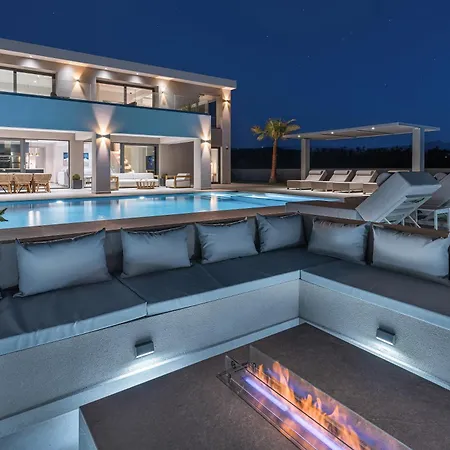 Luxury Eos Beachfront 20 Metres From The Sea *