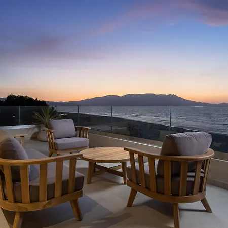 Luxury Eos Beachfront 20 Metres From The Sea *